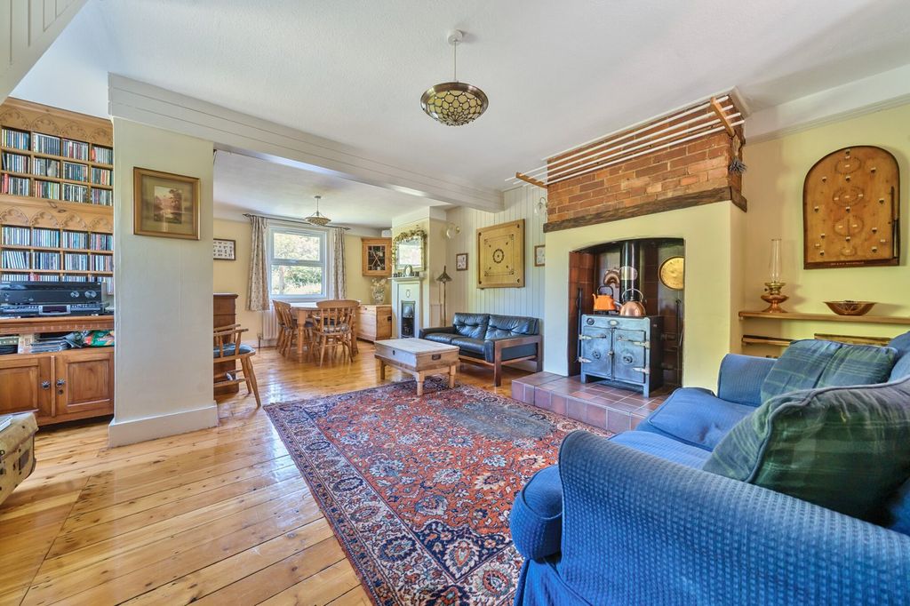 Property photo 3 of 19