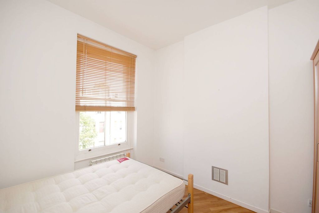 Property photo 3 of 4
