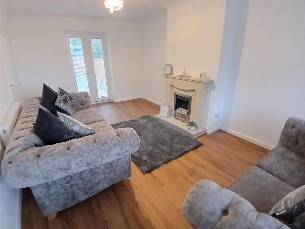 Property photo 3 of 22