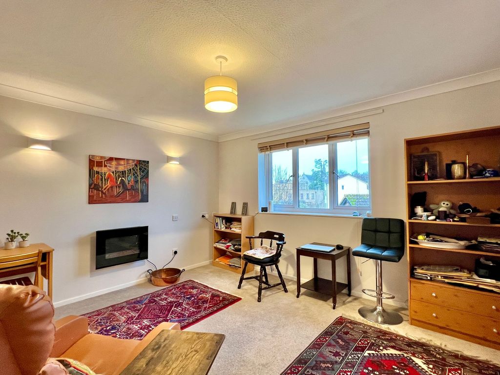 Property photo 2 of 21