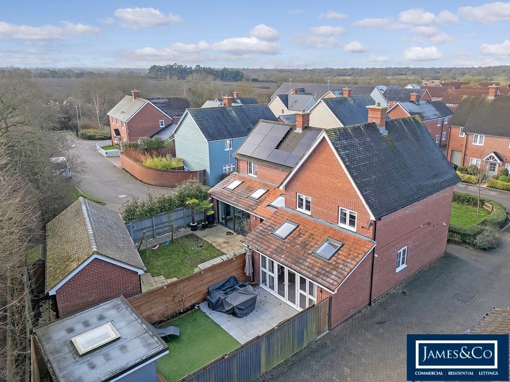 Property photo 2 of 17 45Russelfranciswayb