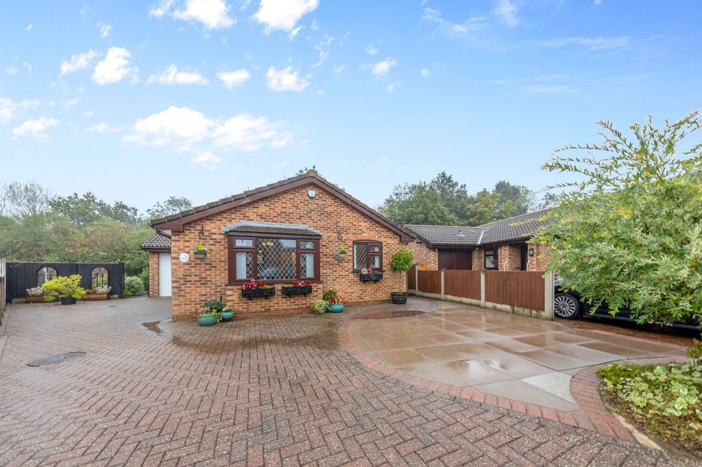 Property photo 1 of 33