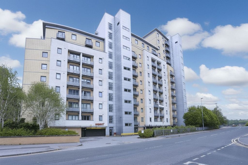 Property photo 1 of 9