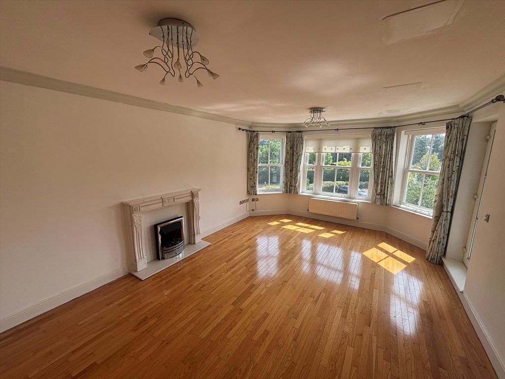 Property photo 2 of 8 Image