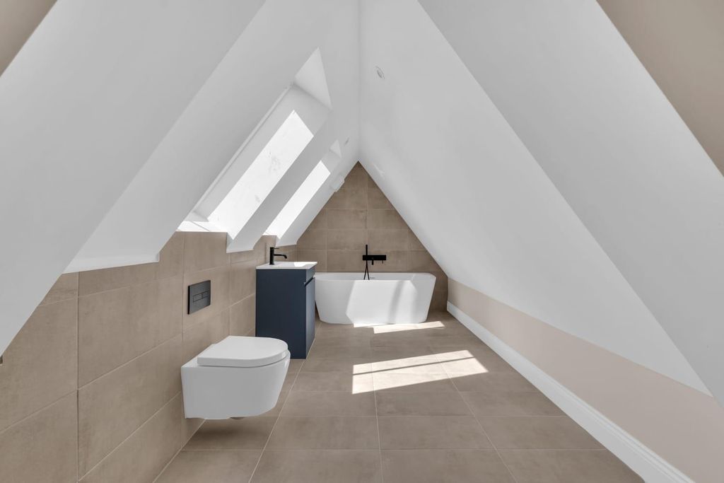 Property photo 3 of 29 1F9Ca030-E7B5-4A4c-80cd-084A97d6E023.Jpg