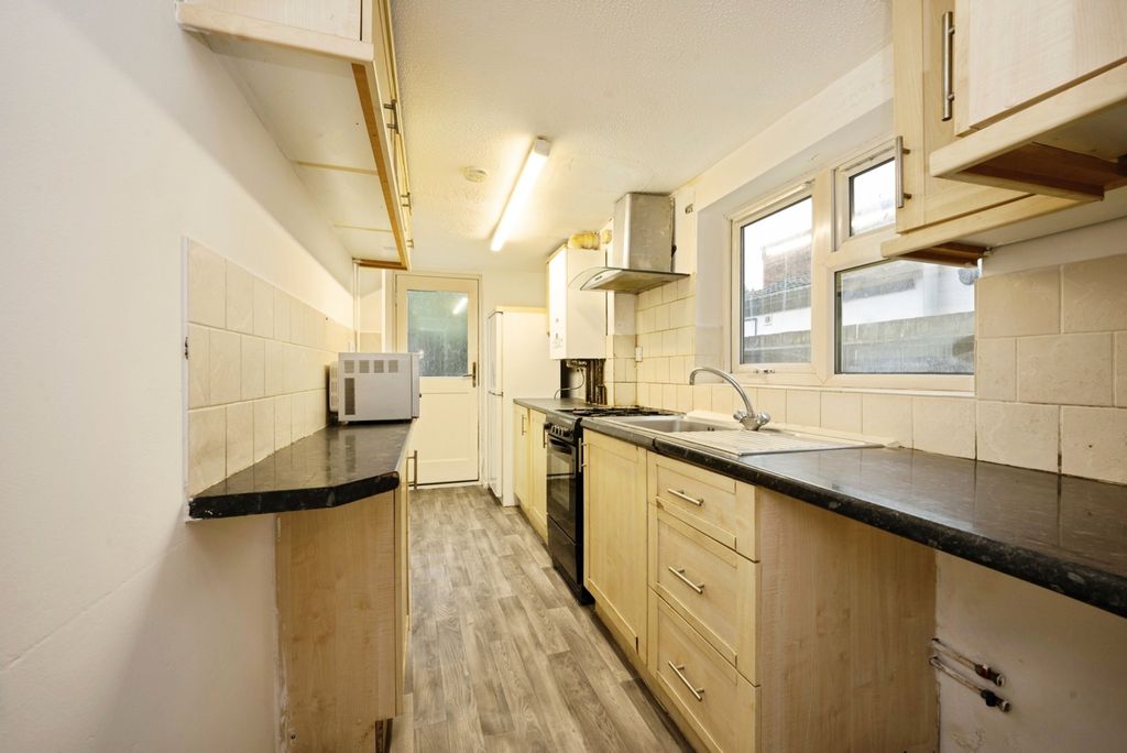 Property photo 3 of 11 Pbox-Img.Jpg
