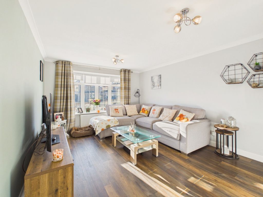 Property photo 3 of 14 5547925