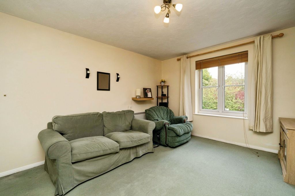 Property photo 3 of 13 Photo