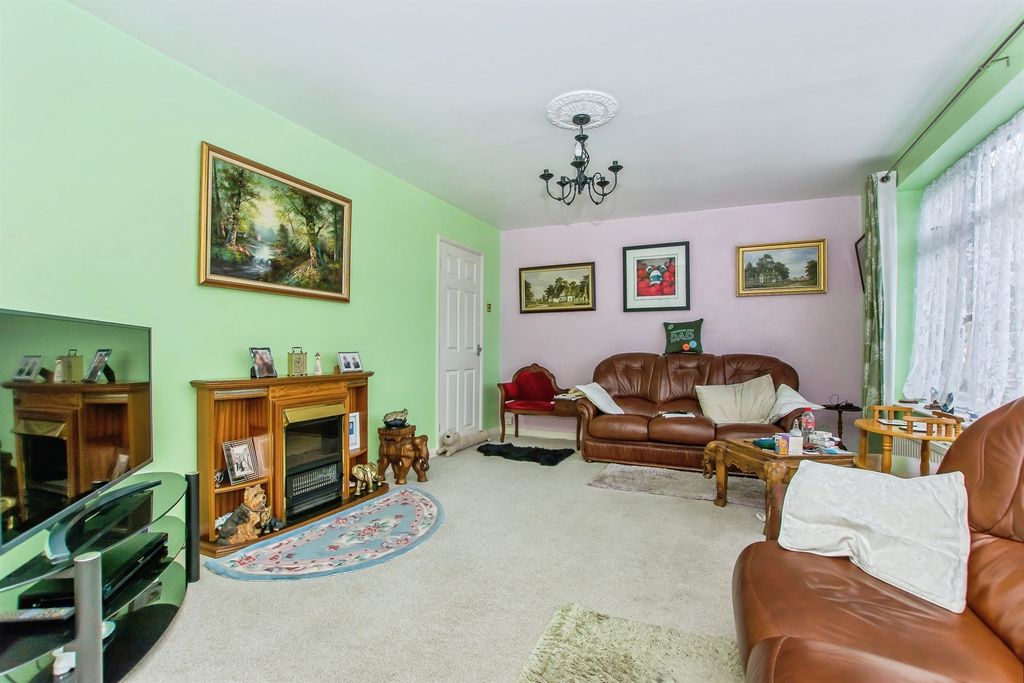 Property photo 2 of 17