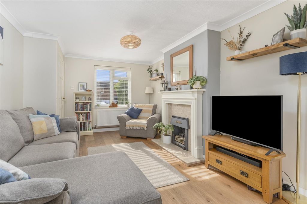 Property photo 2 of 16 12 Kensington Close, Kings Sutton-5.Jpg
