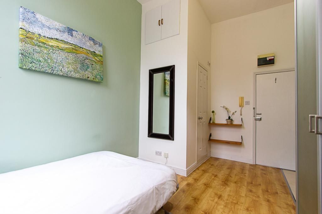 Property photo 3 of 6 Gallery