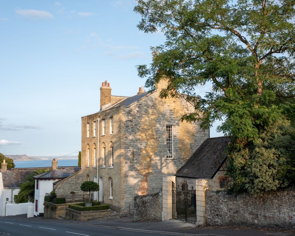 Property photo 1 of 23