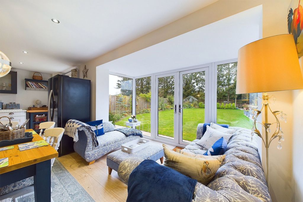 Property photo 1 of 33