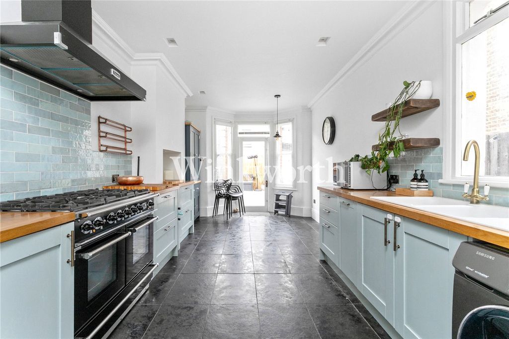 Property photo 2 of 20 Picture No. 39