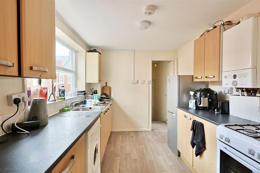 Property photo 2 of 8 886CE648-5C65-4Ffe-9F87-093679CC8C36_1_201_A.Jpeg