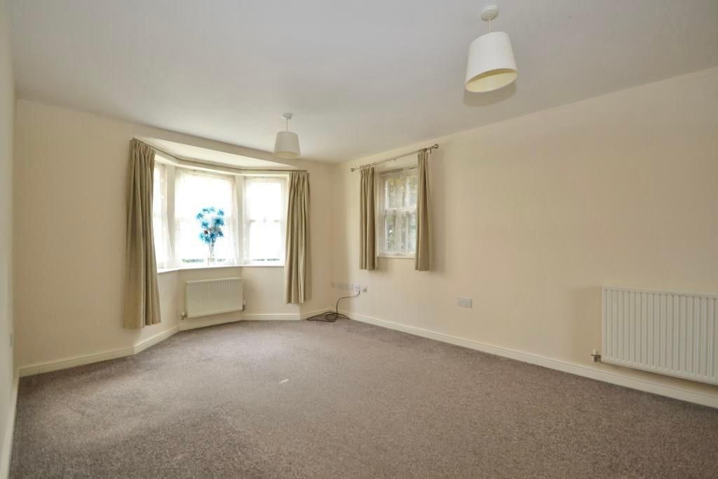 Property photo 2 of 11 Living Room