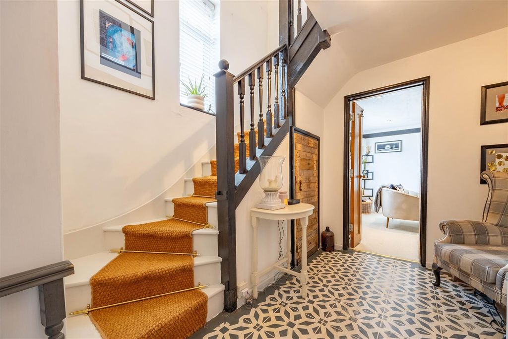 Property photo 2 of 46 Staircase/Hallway