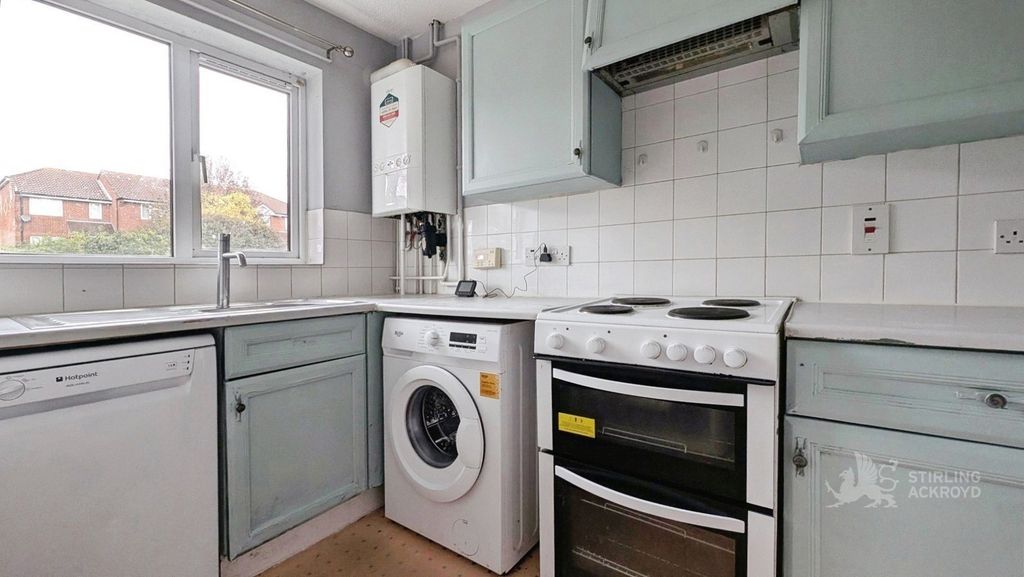 Property photo 3 of 14 Kitchen