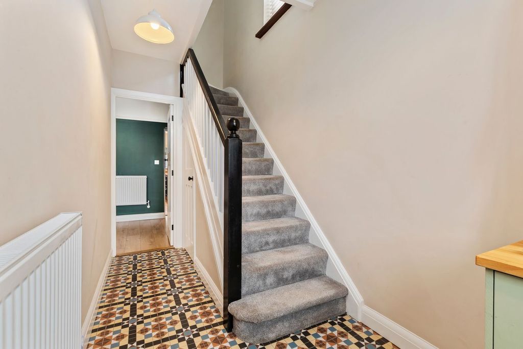 Property photo 2 of 24