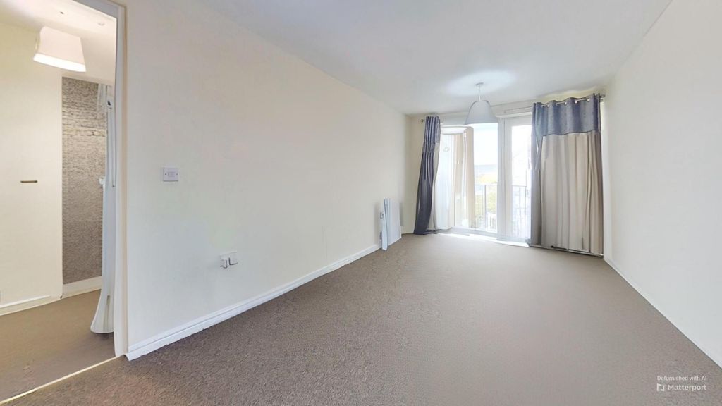 Property photo 1 of 19 131-Blackthorn-Road-Bedroom.Jpg