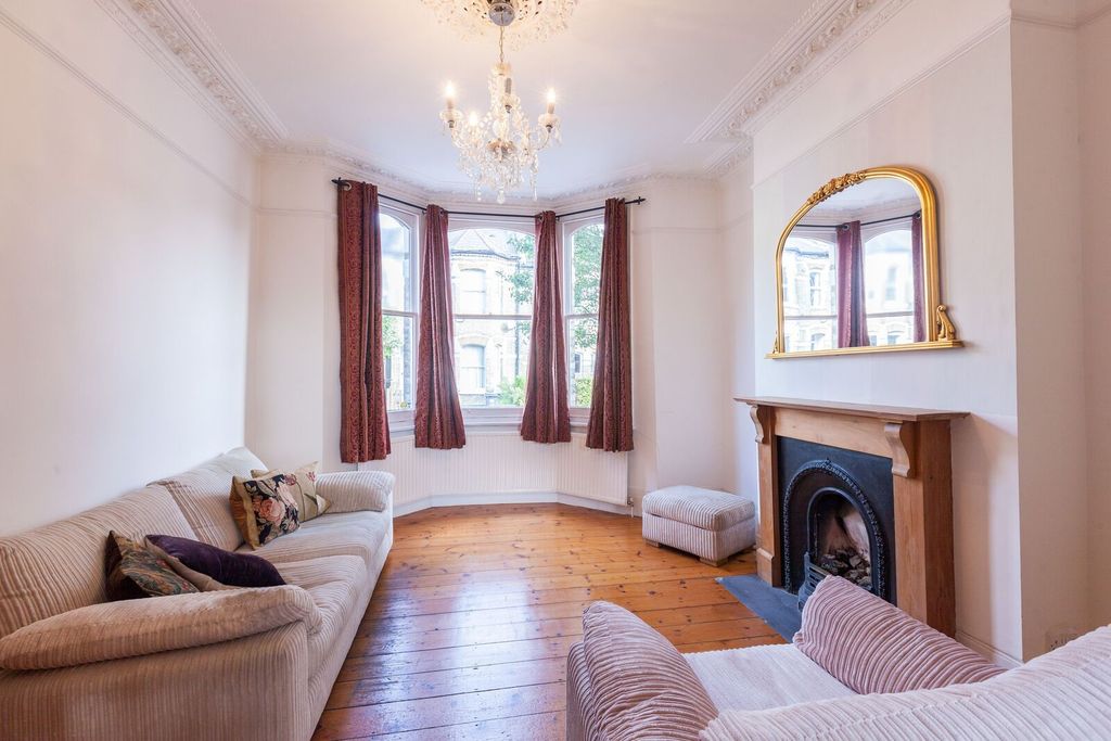 Property photo 1 of 11