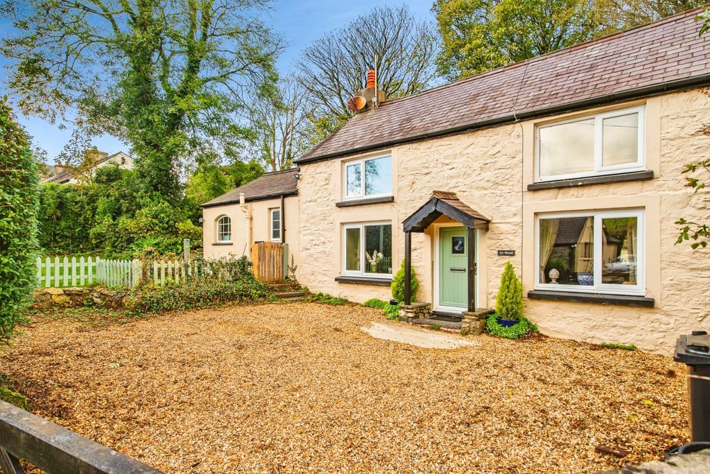 Property photo 2 of 17 Photo