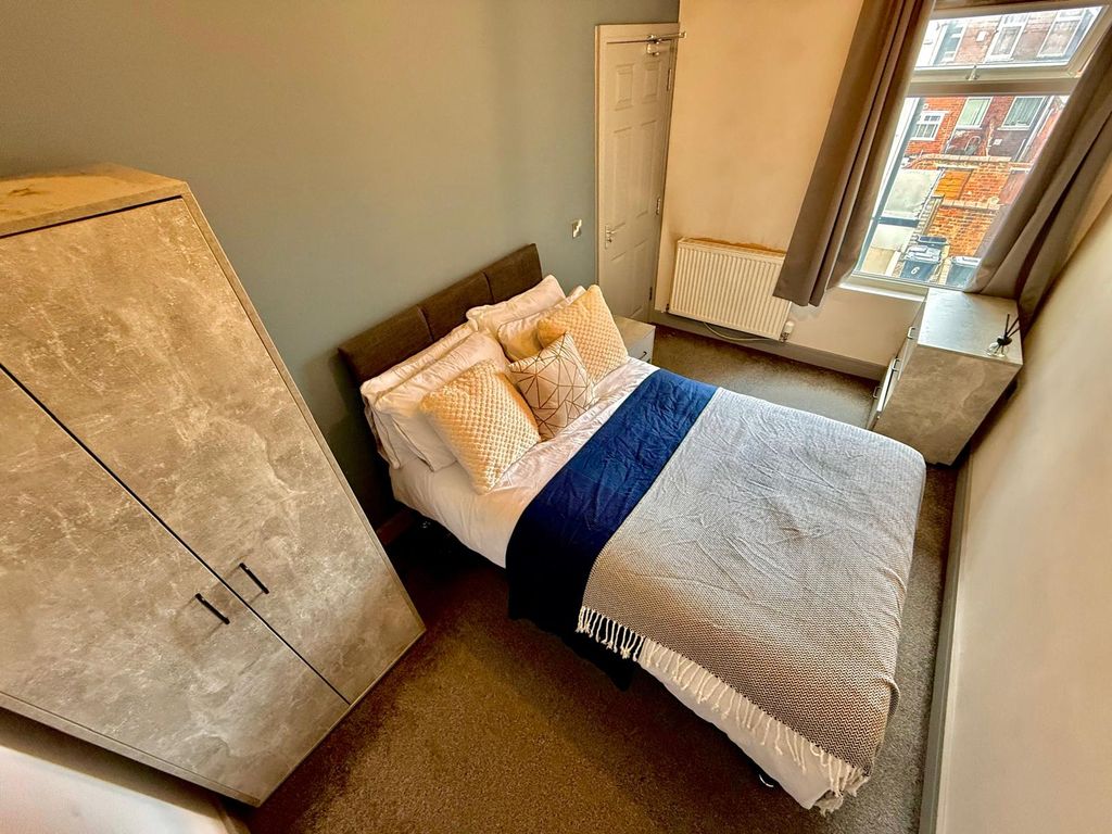 Property photo 1 of 18 5 Bed Shared House - Coronation Road, Doncaster Dn4