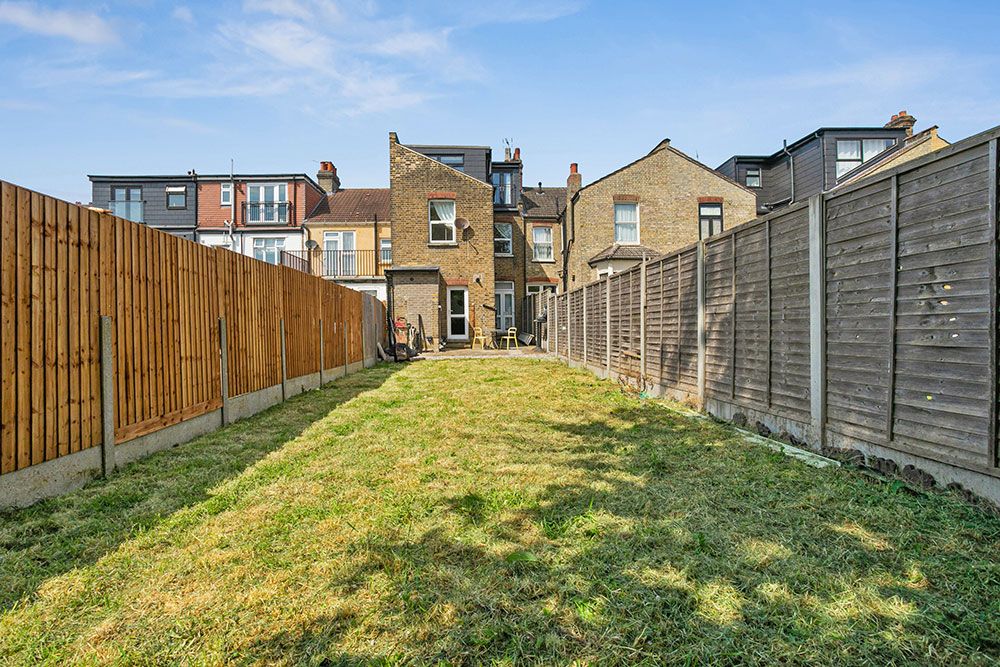 Property photo 2 of 32