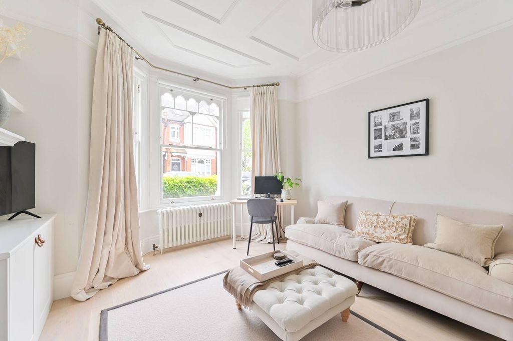 Property photo 3 of 13