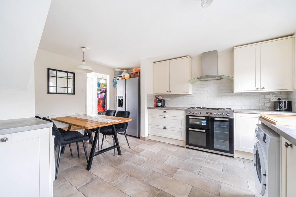 Property photo 2 of 22 1386273-10-6929Df3E88979.Jpg