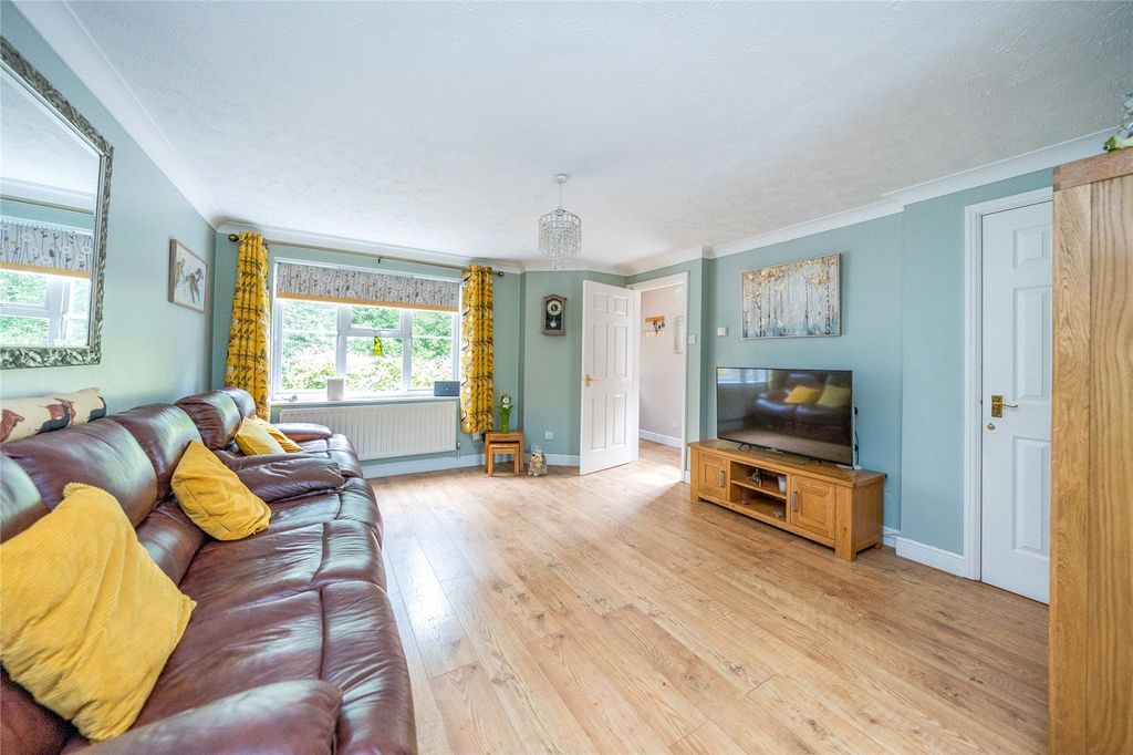 Property photo 2 of 17 Picture No. 01