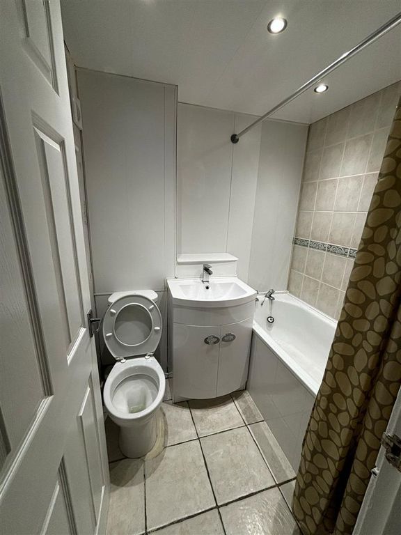 Property photo 2 of 6 11Def925-4783-4A02-92d2-ba454Cfb0995.Jpeg