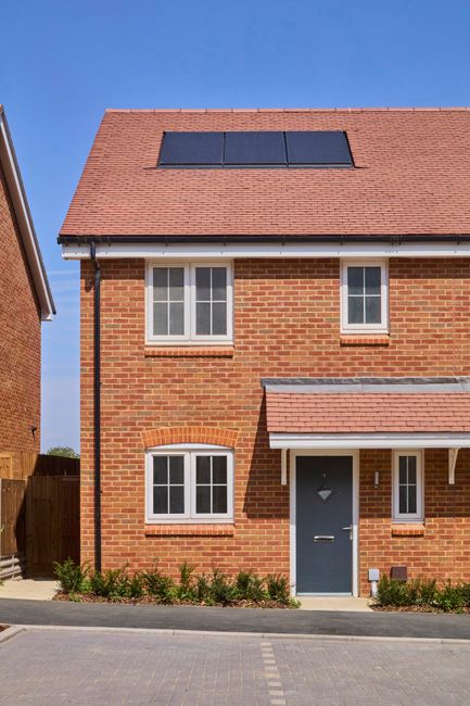 Property photo 1 of 12 Street Scene