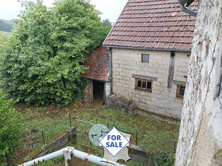 Property photo 3 of 12