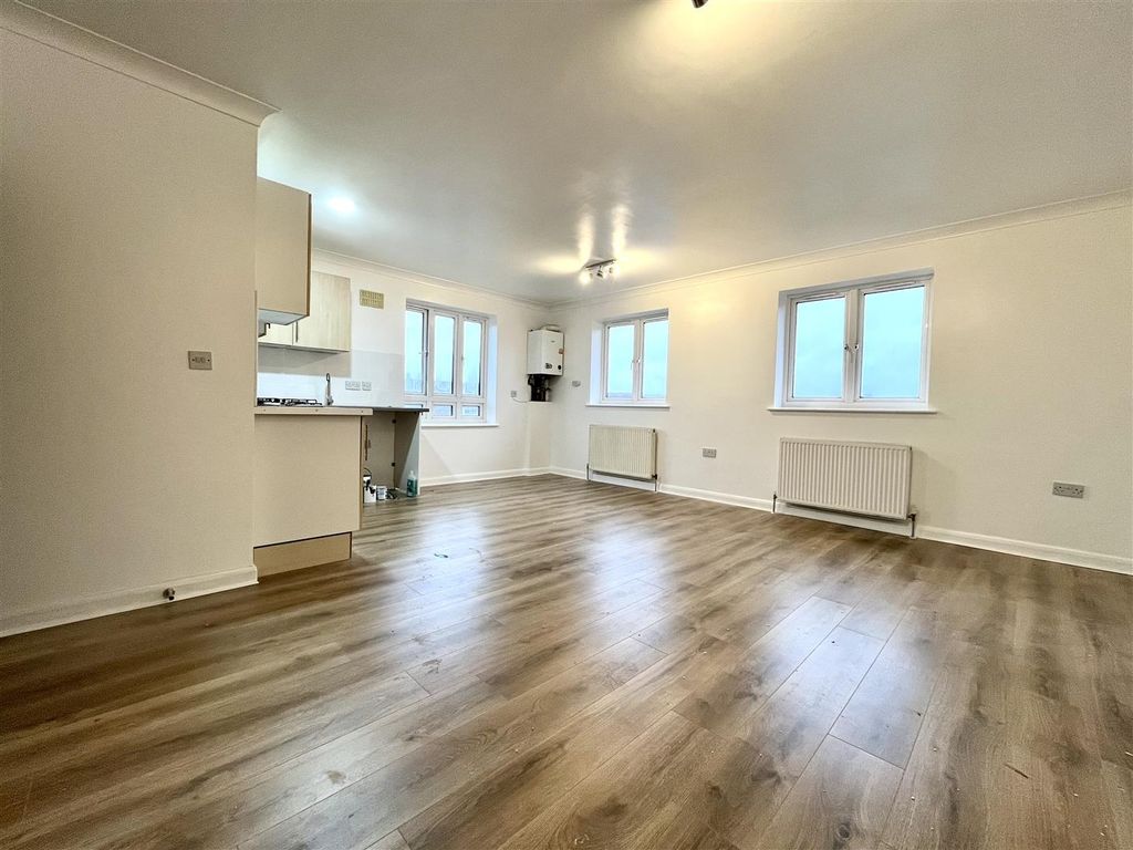 Property photo 3 of 8 E5B6D5Fb-Fe1F-41C9-9Dde-Da3Dd89CE168.Jpeg