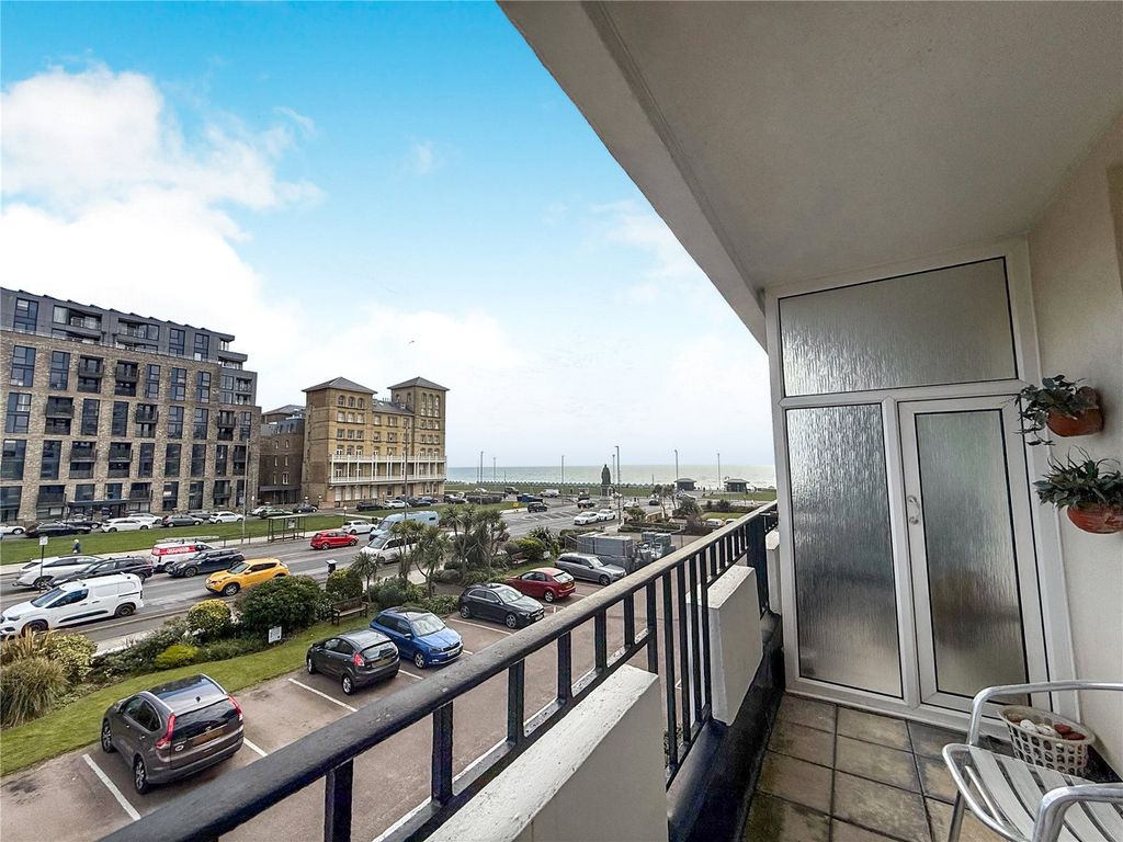 Property photo 1 of 10 Balcony