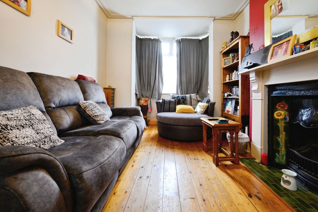 Property photo 2 of 20 Pbox-Img.Jpg