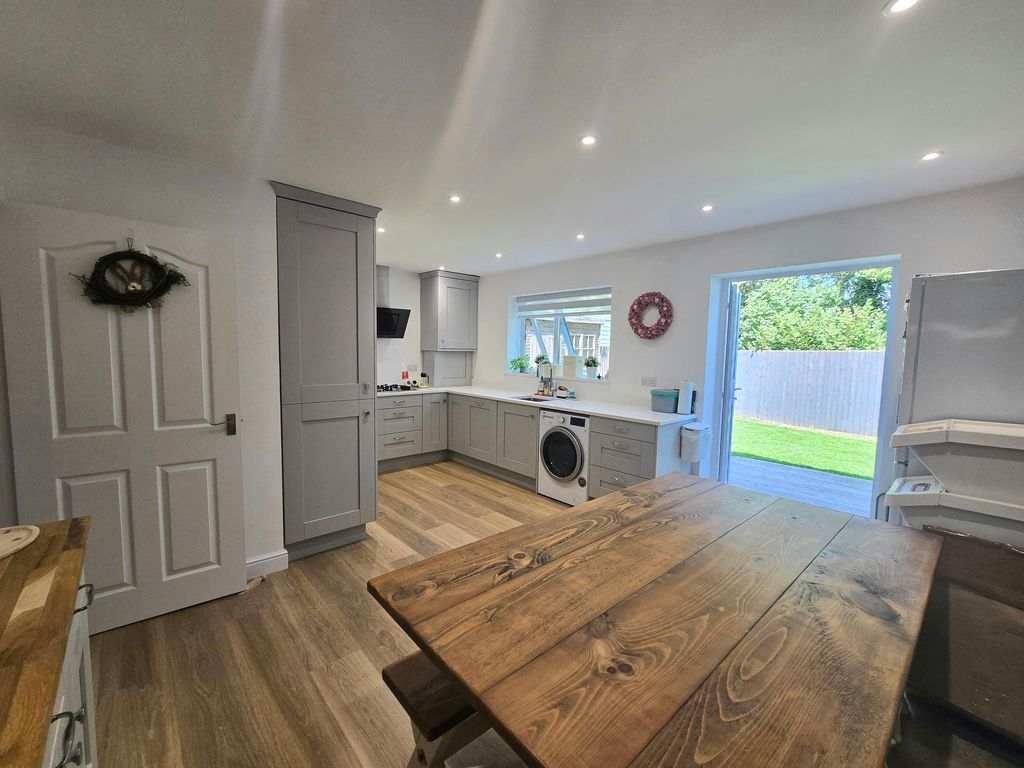 Property photo 2 of 29
