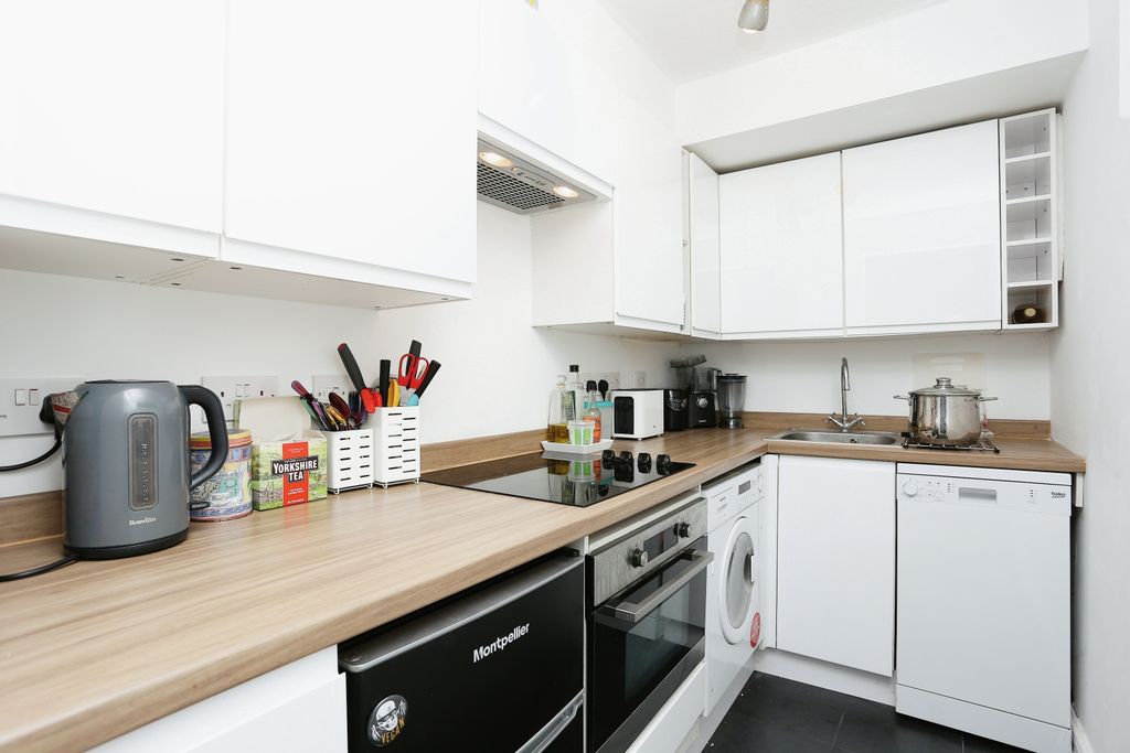 Property photo 2 of 12 057d61Af-431c-ee11-8F6d-6045Bdd2Cf5F