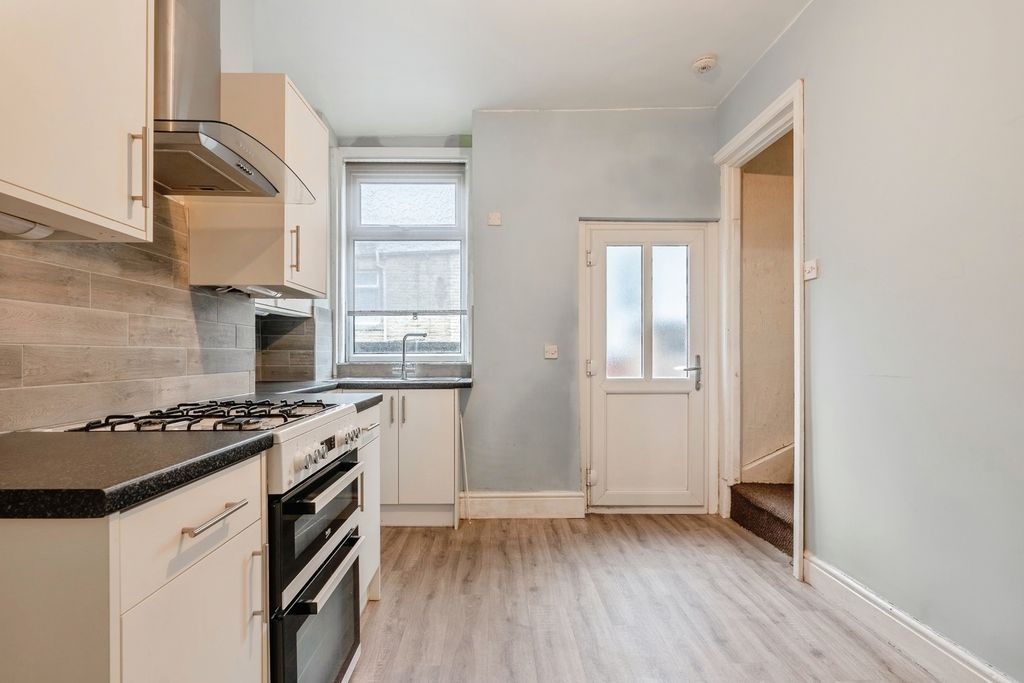 Property photo 3 of 12 Pbox-Img.Jpg