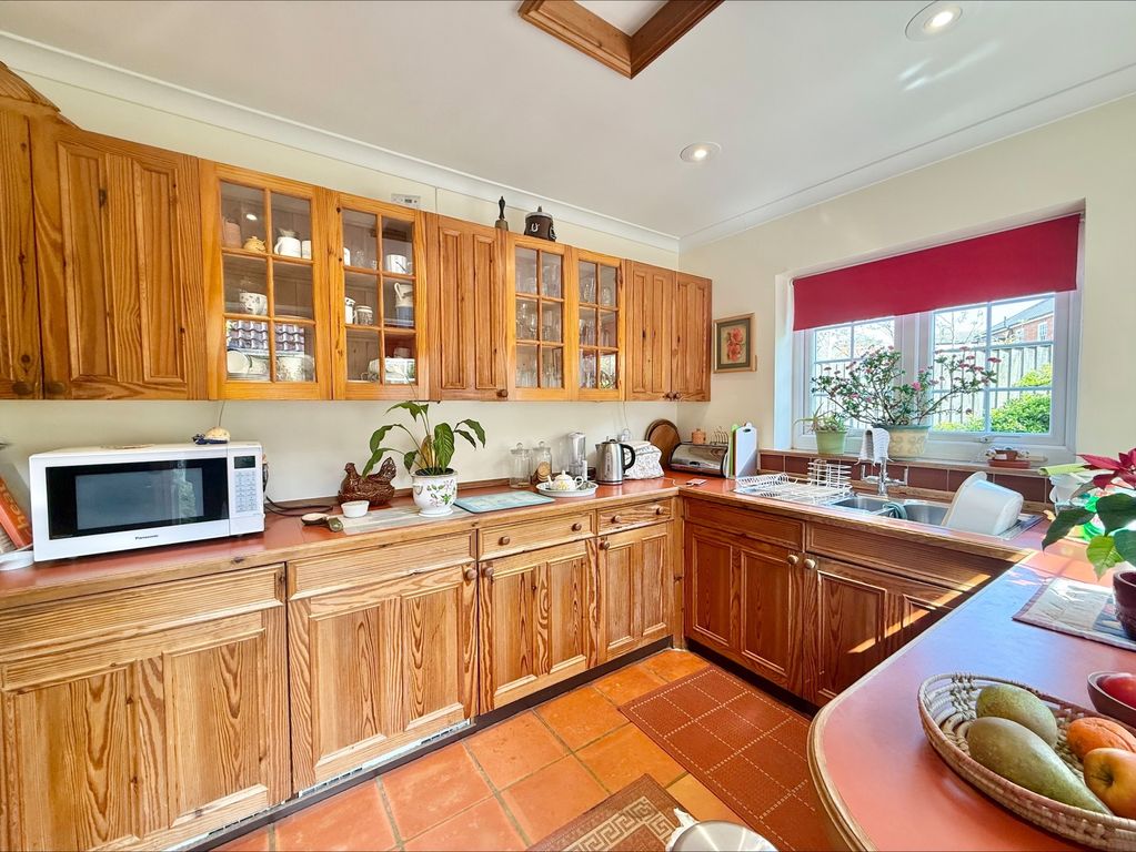 Property photo 2 of 16