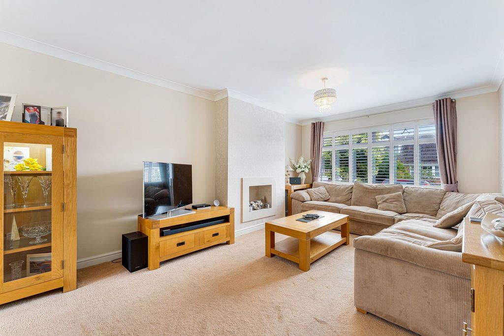 Property photo 3 of 48