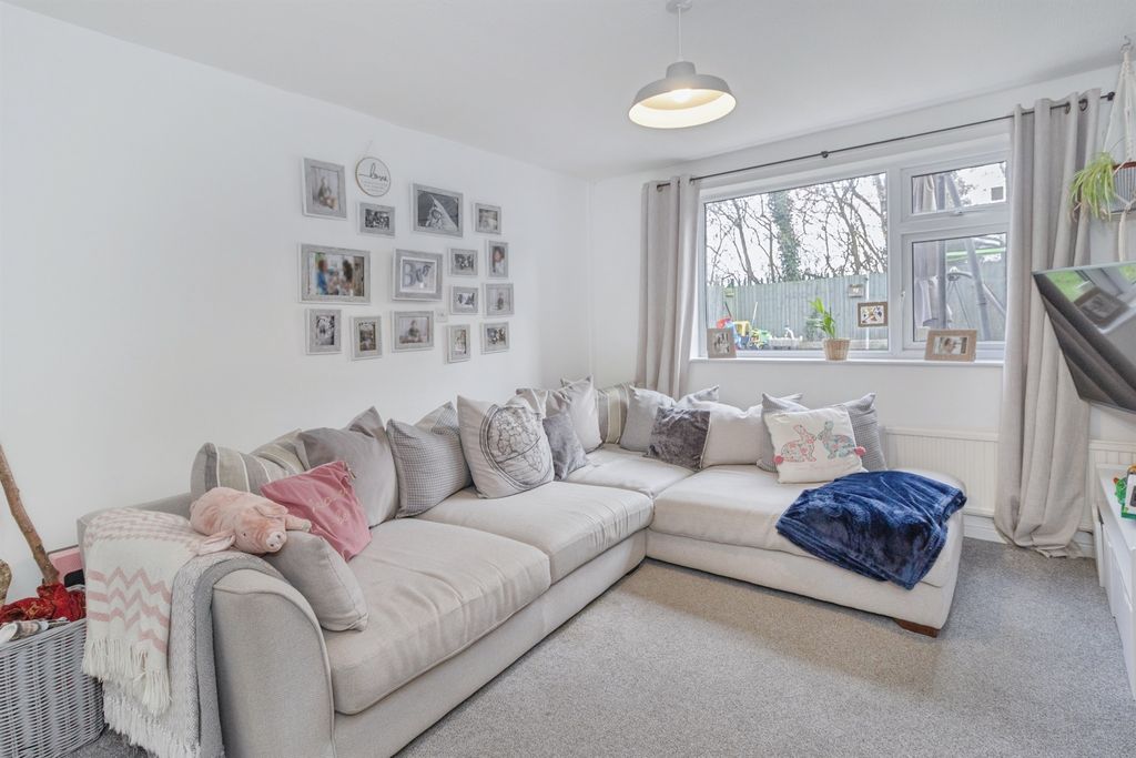 Property photo 3 of 17