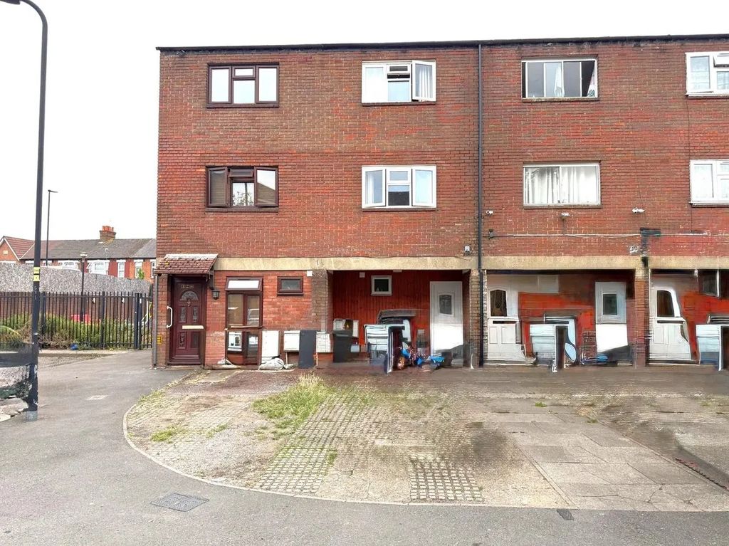 Property photo 1 of 11