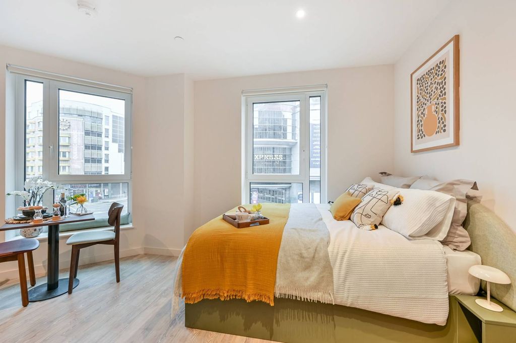 Property photo 2 of 36