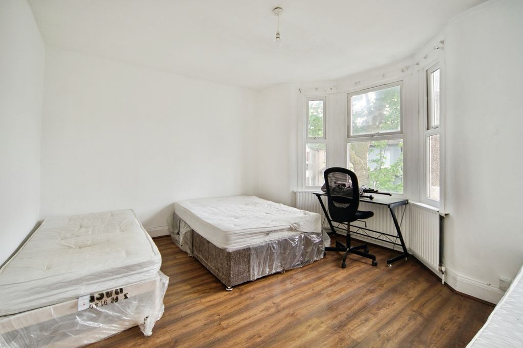 Property photo 3 of 13 Pbox-Img.Jpg