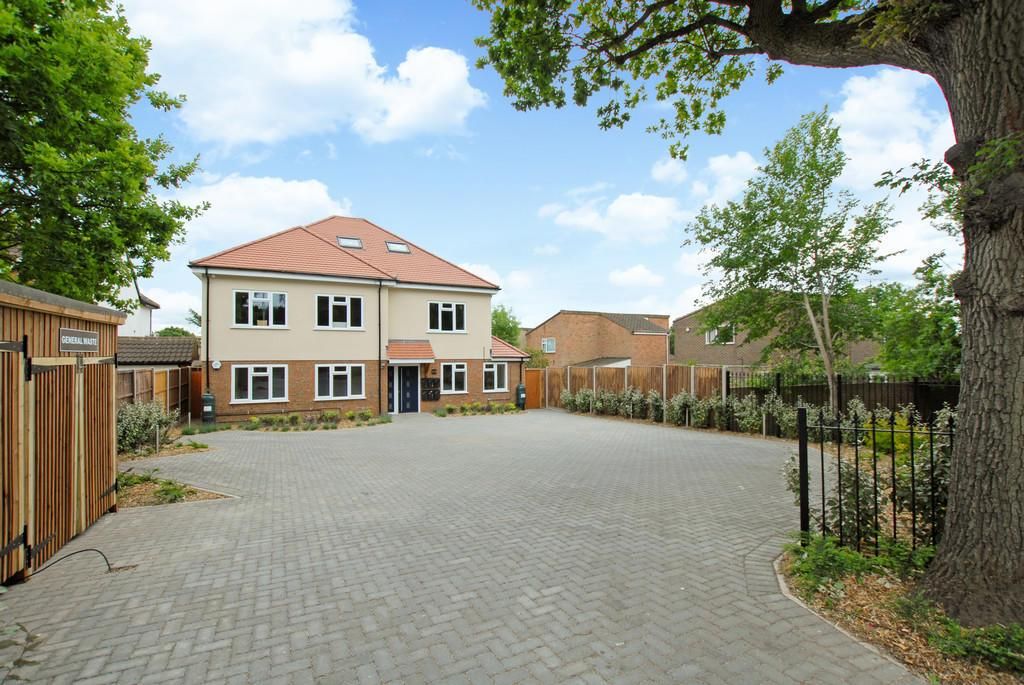 Property photo 1 of 12 219 Swakeleys Road External 2.Jpeg