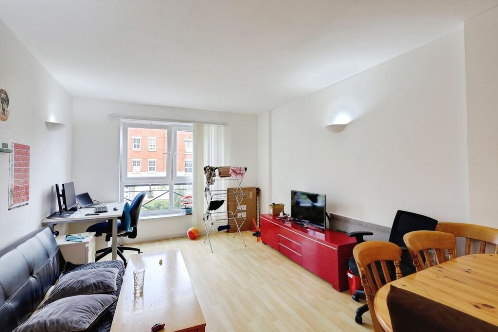 Property photo 2 of 11