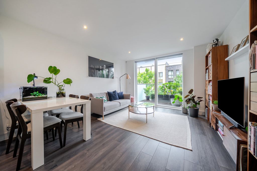 Property photo 1 of 16 1476719-11-6A2Bc6...