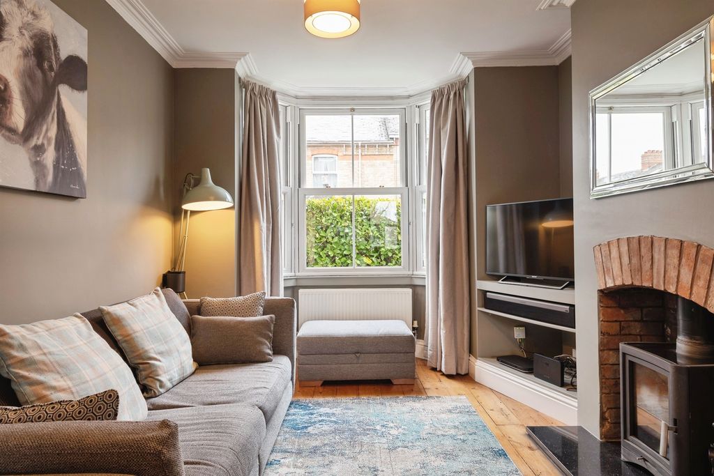 Property photo 2 of 18